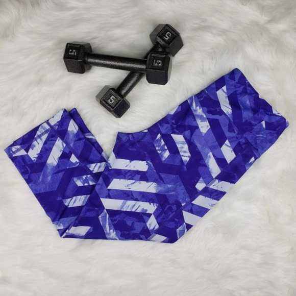 Old Navy Workout Capri Leggings - Picture 9 of 9